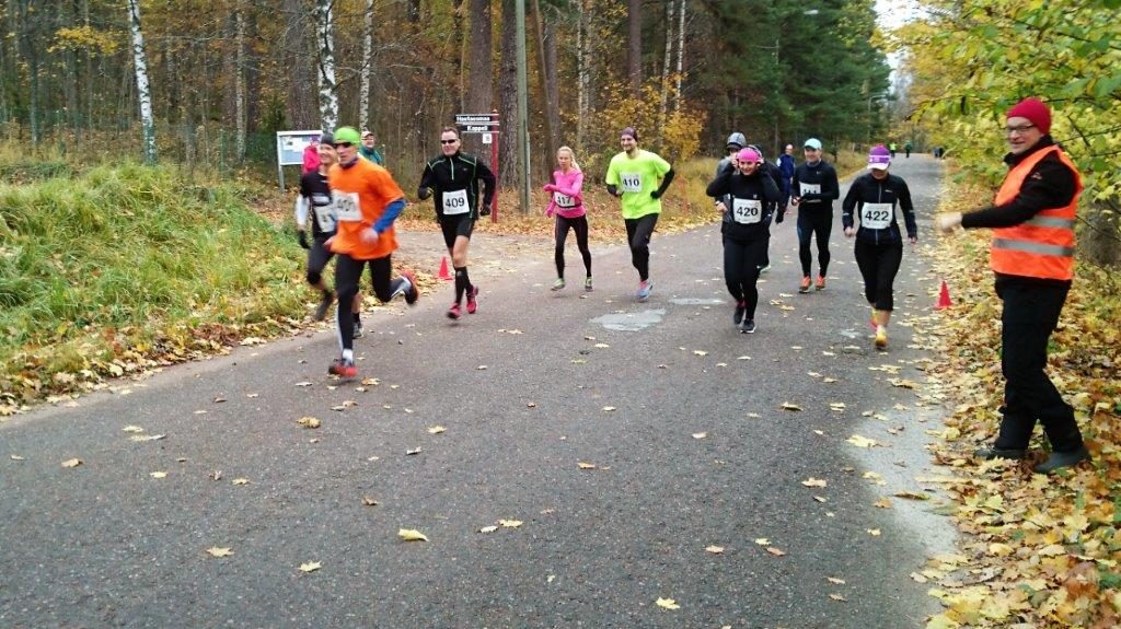 Vihtijärvihölkkä juostiin mukavassa syysilmassa